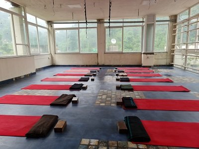 ananda yoga and wellness center rishikesh